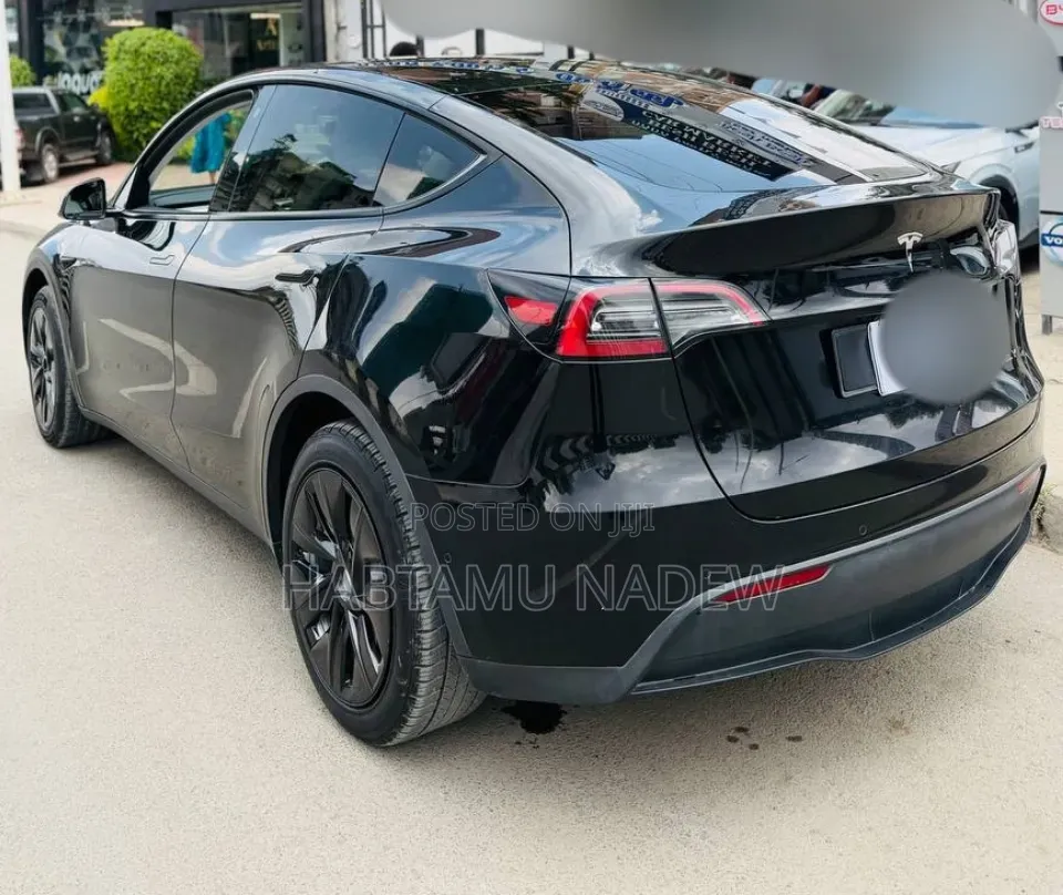 Tesla Model Y 2023 Black