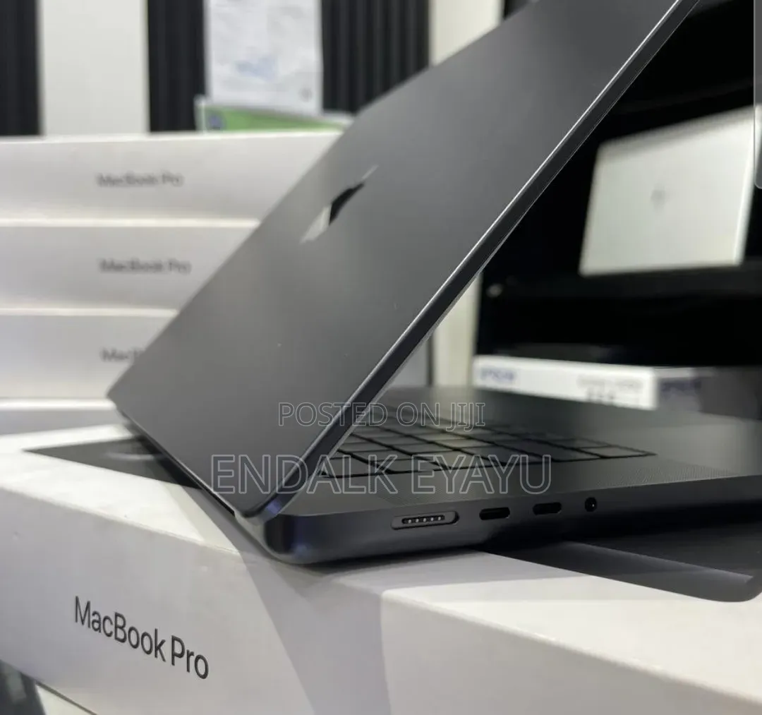 New Apple MacBook Pro 2024 M3 Max 16-inch 36GB Apple M3 Max SSD 1T