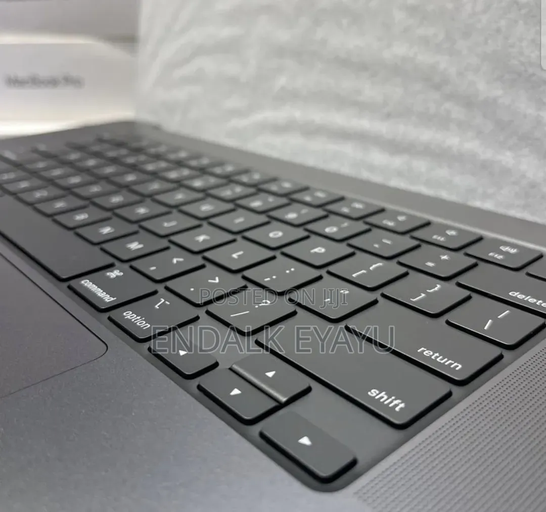 New Apple MacBook Pro 2024 M3 Max 16-inch 36GB Apple M3 Max SSD 1T
