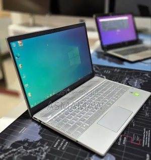 New Laptop HP Pavilion 15 8GB Intel Core i5 SSD 256GB