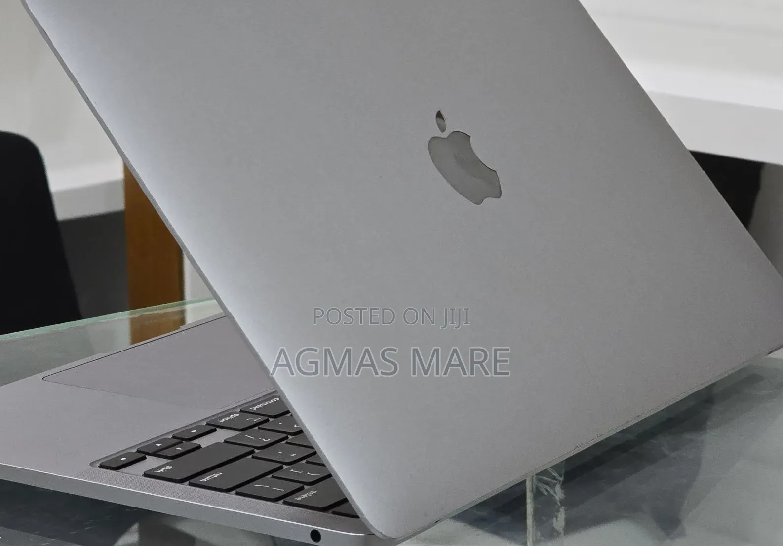 New Laptop Apple MacBook Pro 2020 M1 8GB Apple M1 SSD 512GB