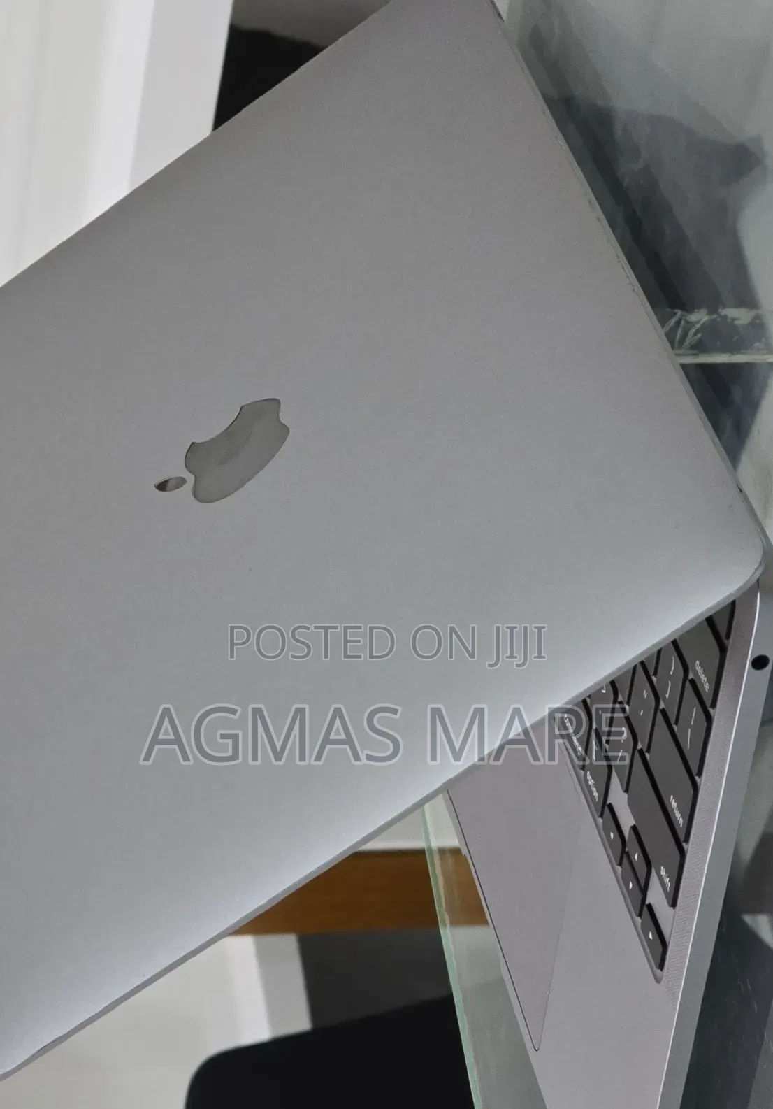 New Laptop Apple MacBook Pro 2020 M1 8GB Apple M1 SSD 512GB
