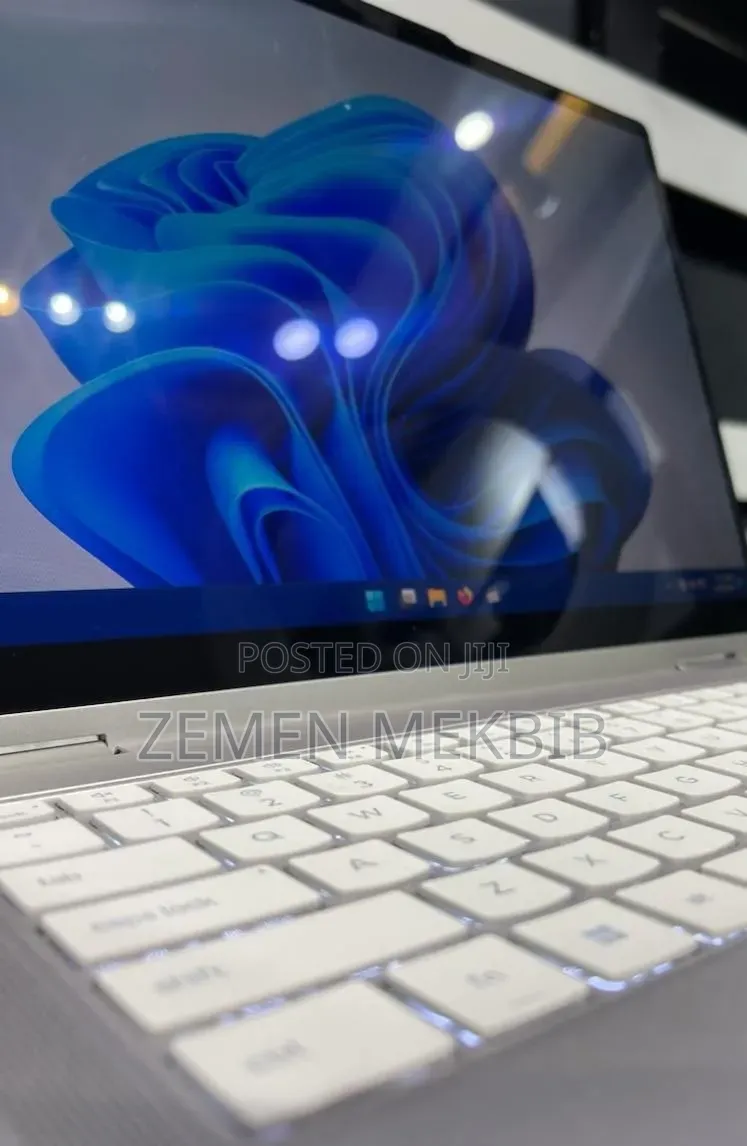 New Laptop Lenovo 16GB AMD Ryzen 5 SSD 512GB