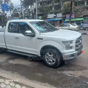 Ford F-150 Lariat 4x2 SuperCab Styleside 6.5 ft. box 145 in. WB 2017