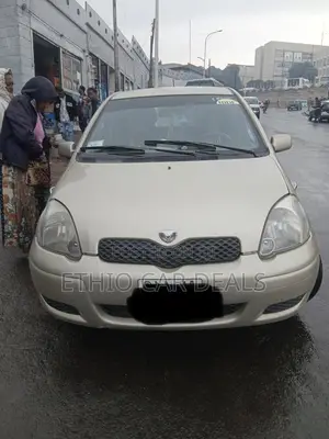 Toyota Vitz 2004 Gold