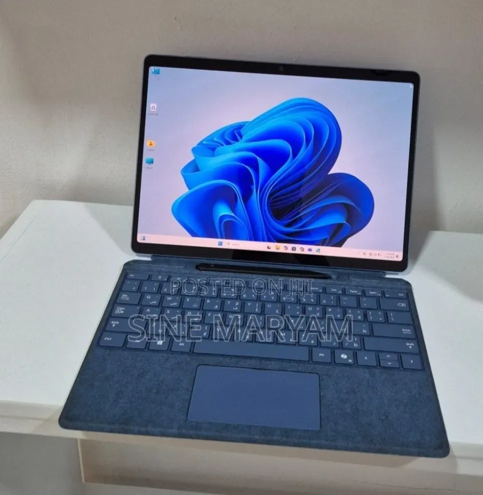 New Microsoft Surface Pro 11th Edition, a Copilot+ PC 16GB SSD 512GB