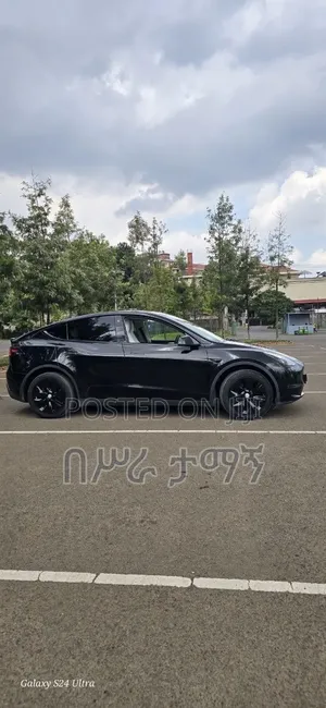 Tesla Model Y 75D kWh Performance 2023 Black