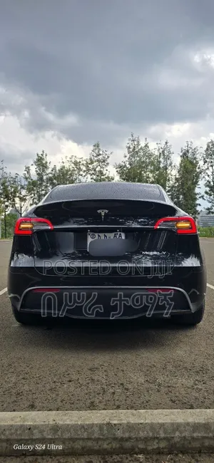 Tesla Model Y 75D kWh Performance 2023 Black