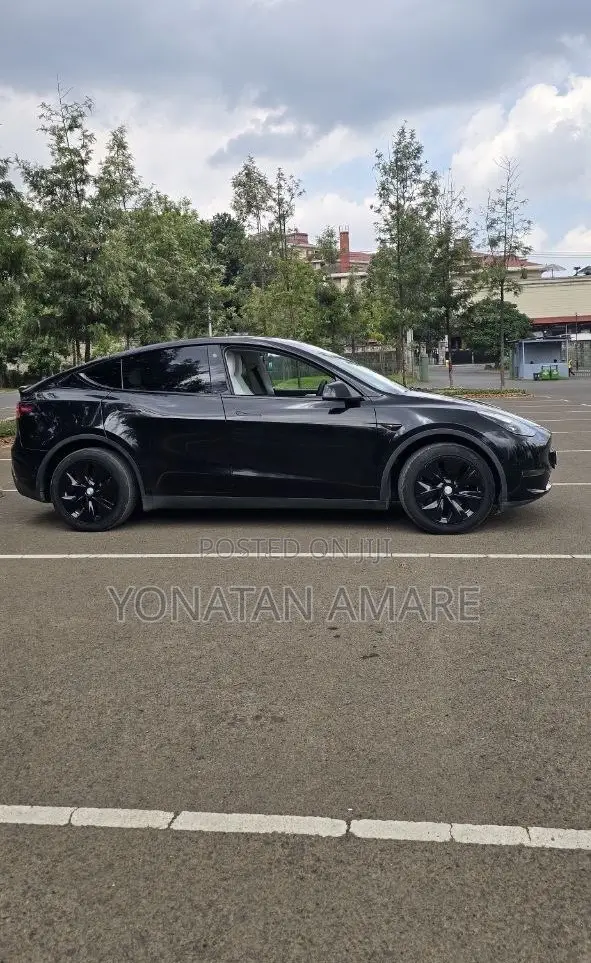 Tesla Model Y 2023 Black