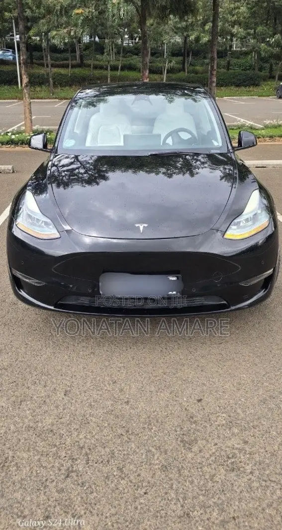 Tesla Model Y 2023 Black