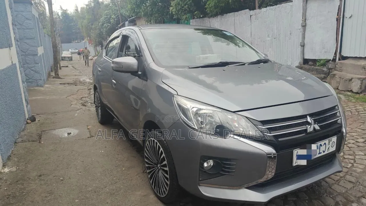 Mitsubishi Attrage 2022 Gray