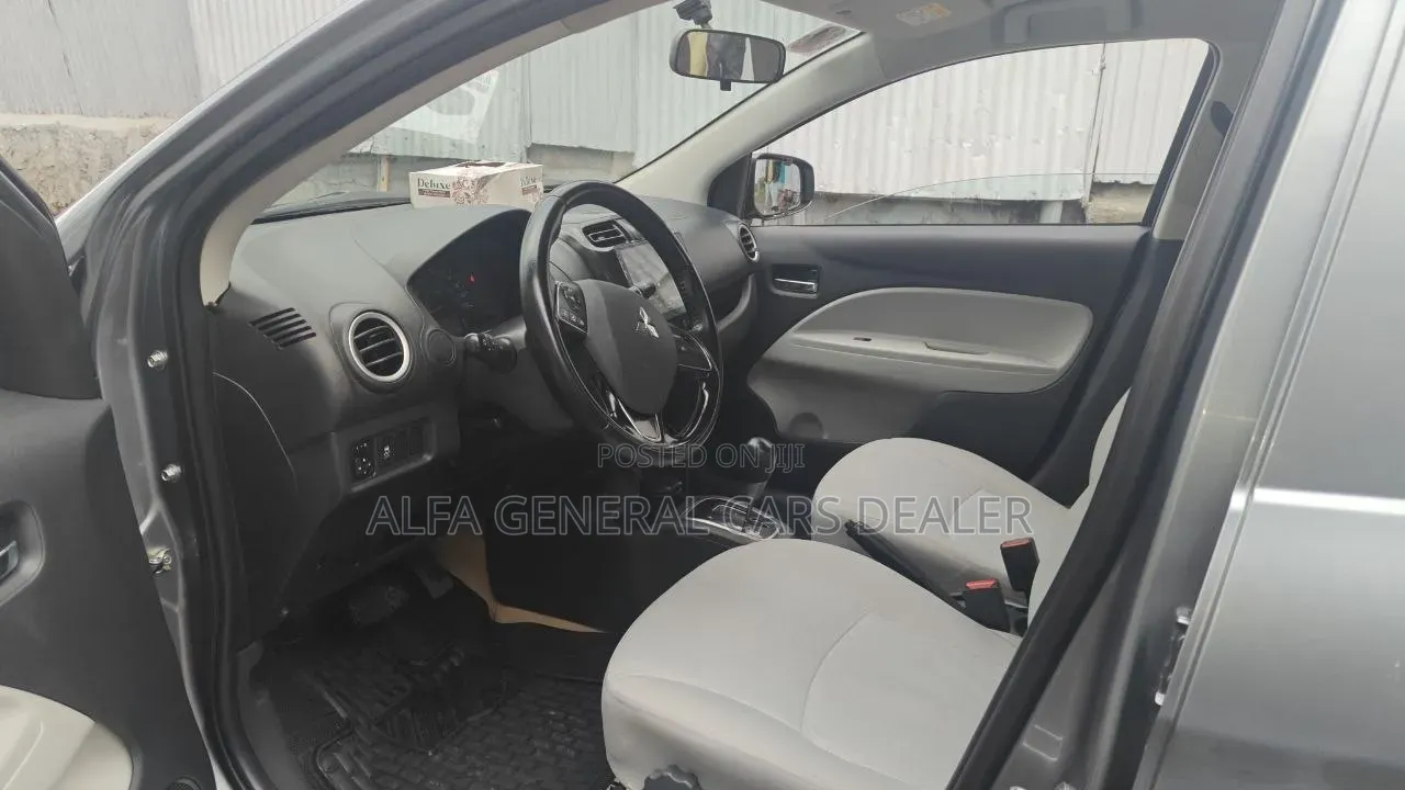 Mitsubishi Attrage 2022 Gray