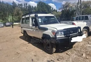Toyota Land Cruiser 2007 White