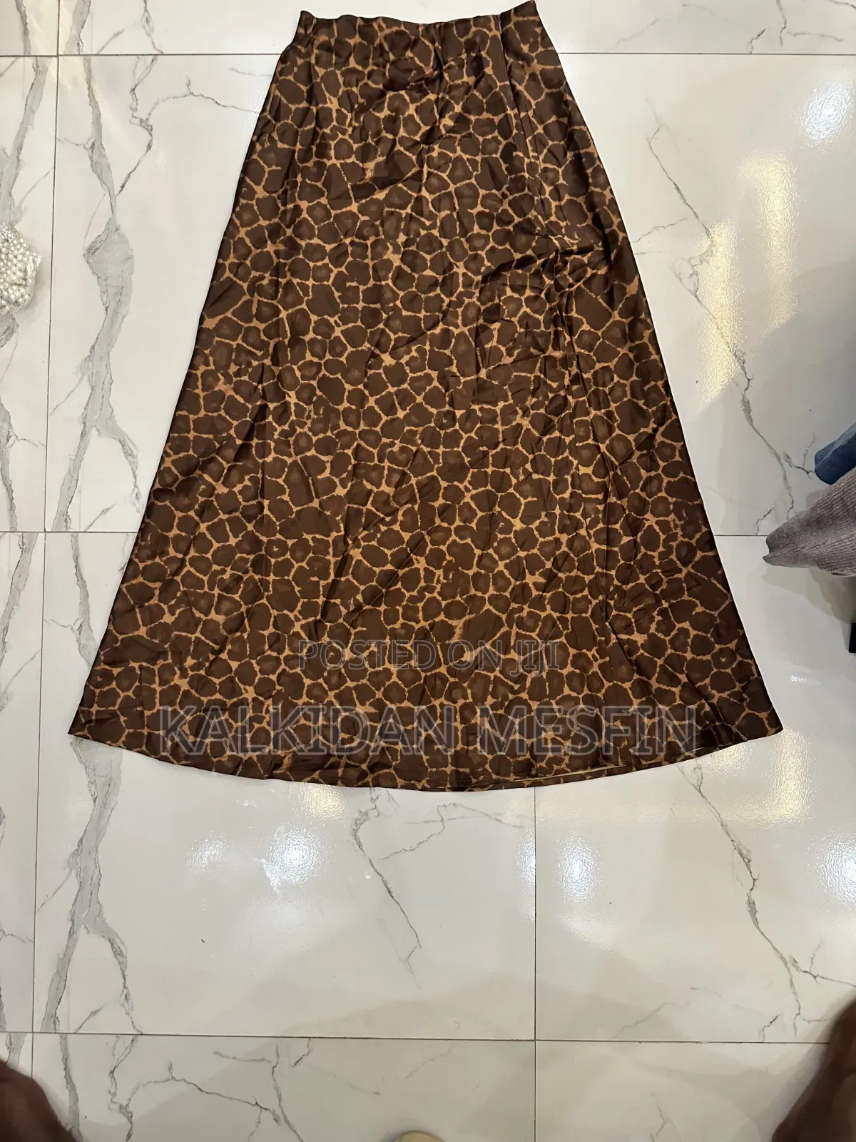 Leopard Shirt and Darkwhite Sopt