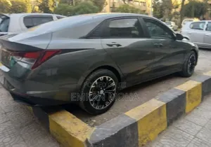 Hyundai Avante 2021 Gray