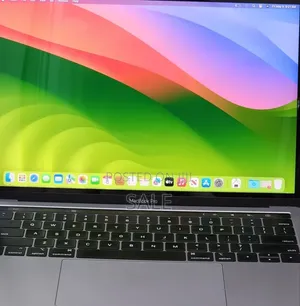 New Laptop Apple MacBook Pro 2019 16GB Intel Core i7 SSD 256GB