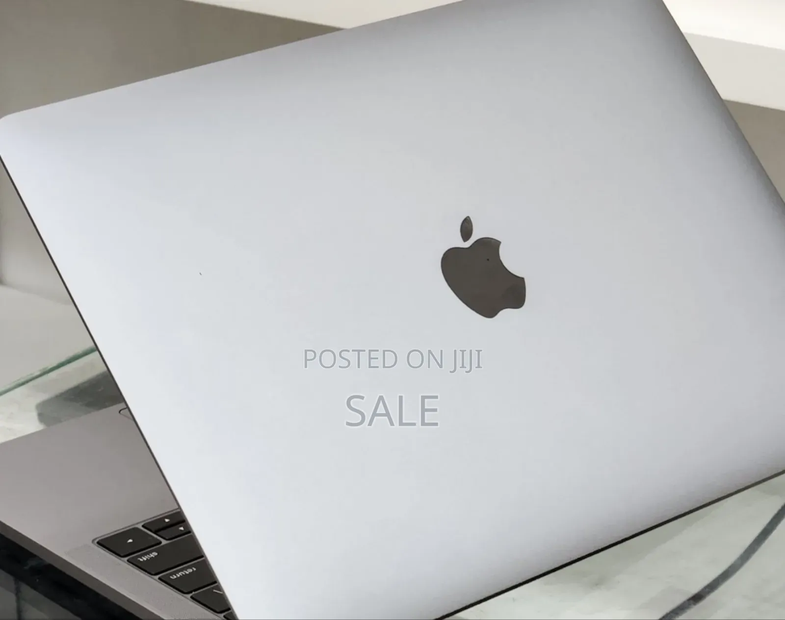 New Laptop Apple MacBook Pro 2019 16GB Intel Core i7 SSD 256GB