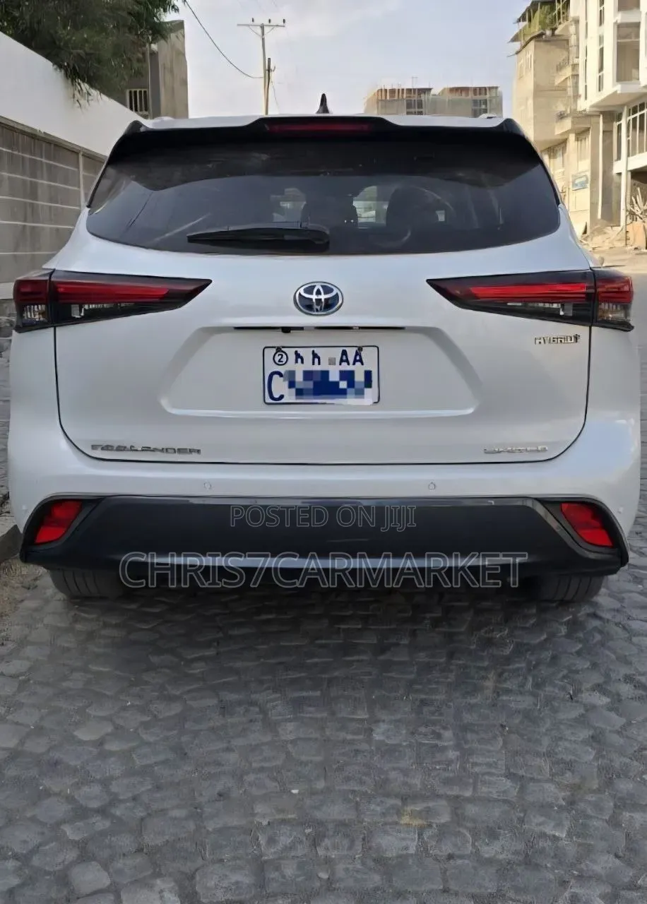 Toyota Highlander Hybrid Limited AWD 2024 White