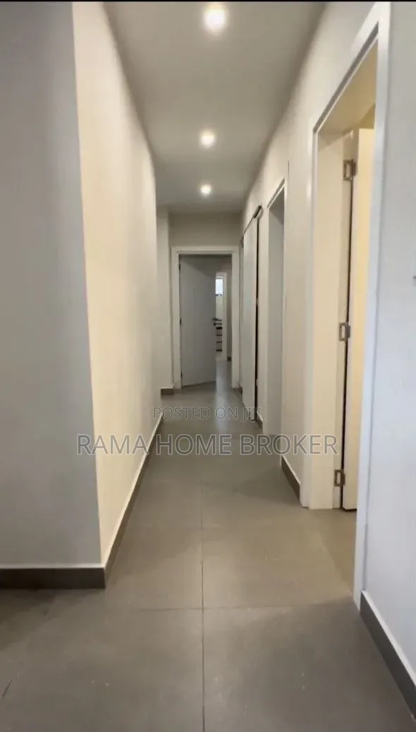 Furnished 4bdrm Apartment in አያት አካባቢ, Yeka for sale