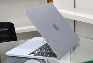 New Apple MacBook Air 2025 M4 15-inch 16GB Intel Core i5 SSD 256GB