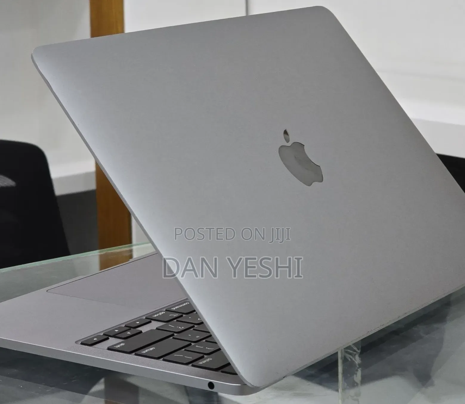 New Laptop Apple MacBook Pro 2020 M1 8GB Apple M1 SSD 512GB