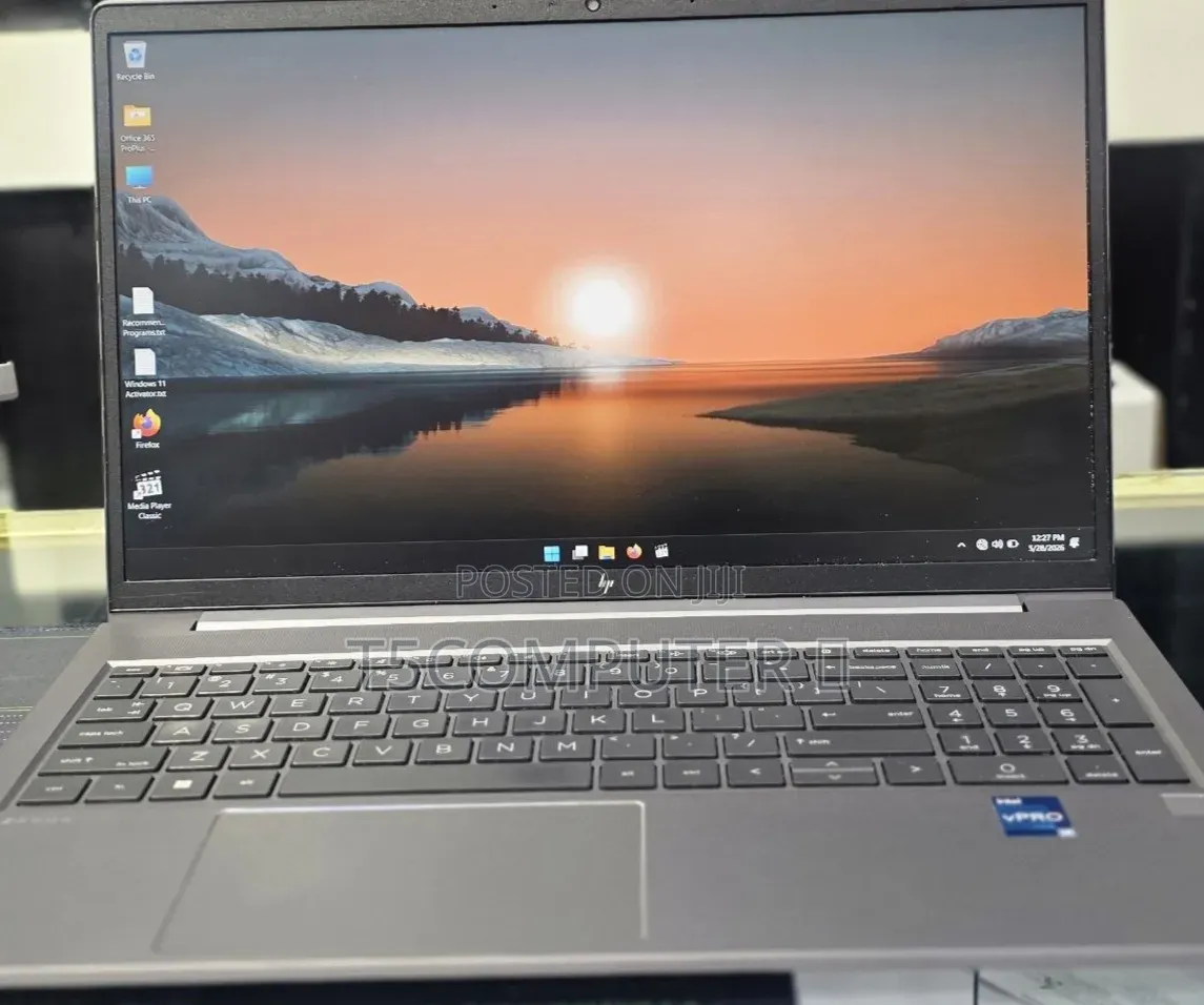 New Laptop HP ZBook Power G9 i7 16GB Intel Core i7 SSD 512GB