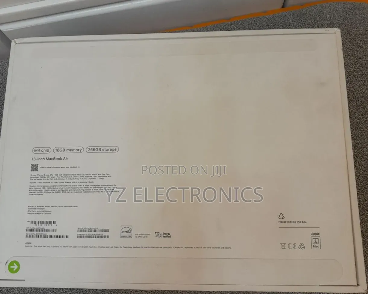 New Apple MacBook Air 2025 M4 13-inch 16GB Intel Core i9 SSD 256GB