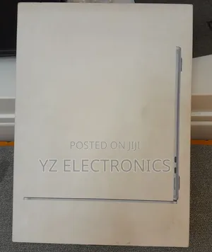 New Apple MacBook Air 2025 M4 13-inch 16GB Intel Core i9 SSD 256GB