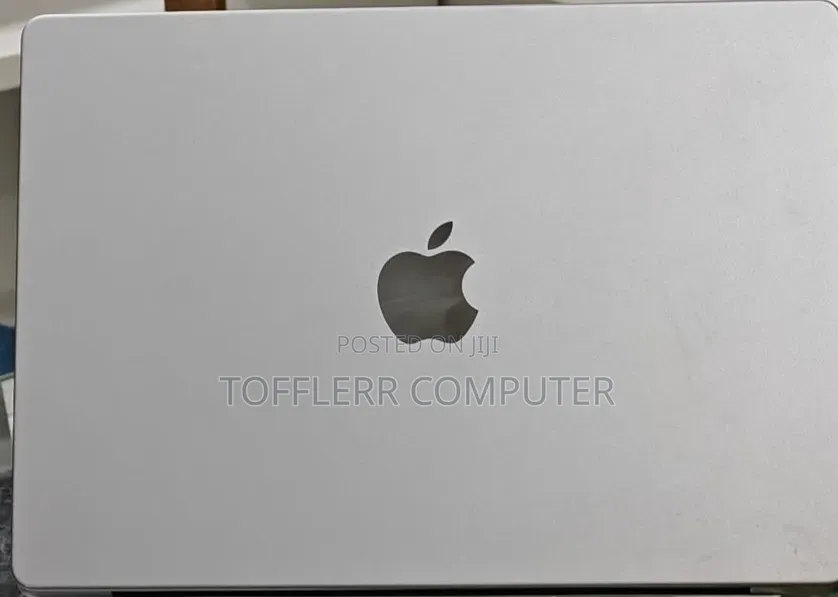 New Laptop Apple MacBook Pro 16GB AMD A8 SSD 512GB