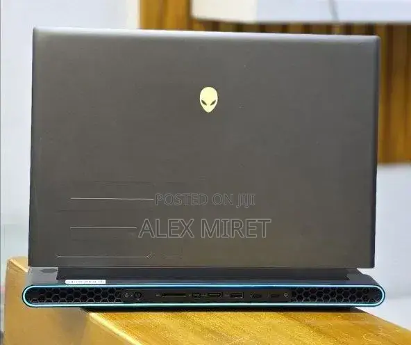 New Laptop Alienware X16 16GB Intel Core i9 SSD 1T