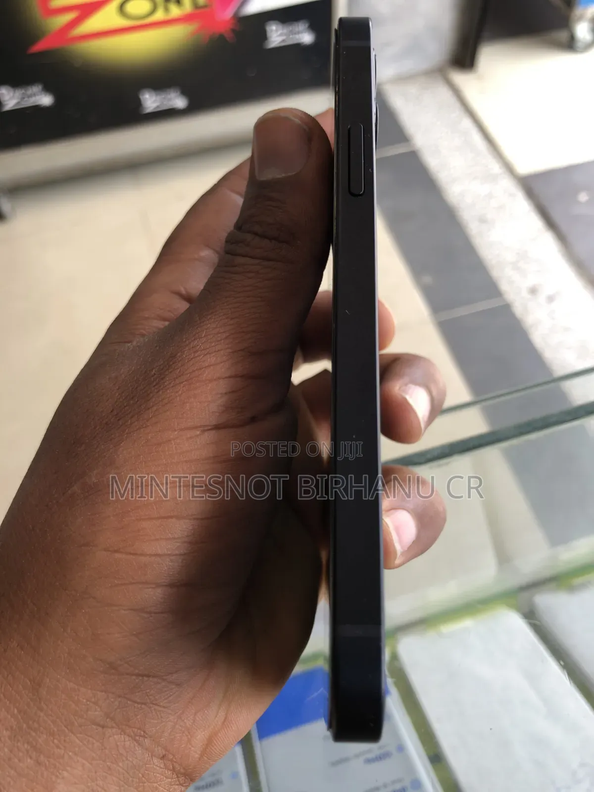 New Apple iPhone 12 64 GB Black
