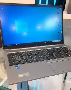 New Laptop HP ZBook Firefly 16 G10 16GB Intel Core i7 SSD 512GB