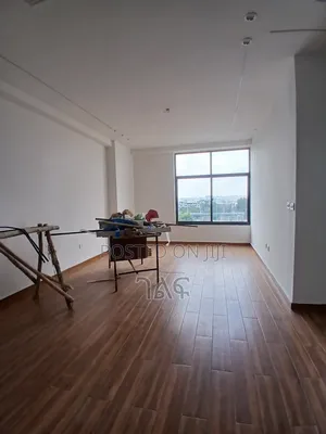 2bdrm Apartment in ሰሚት ኖህ ሪልስቴት ግቢ ውስጥ, Bole for sale