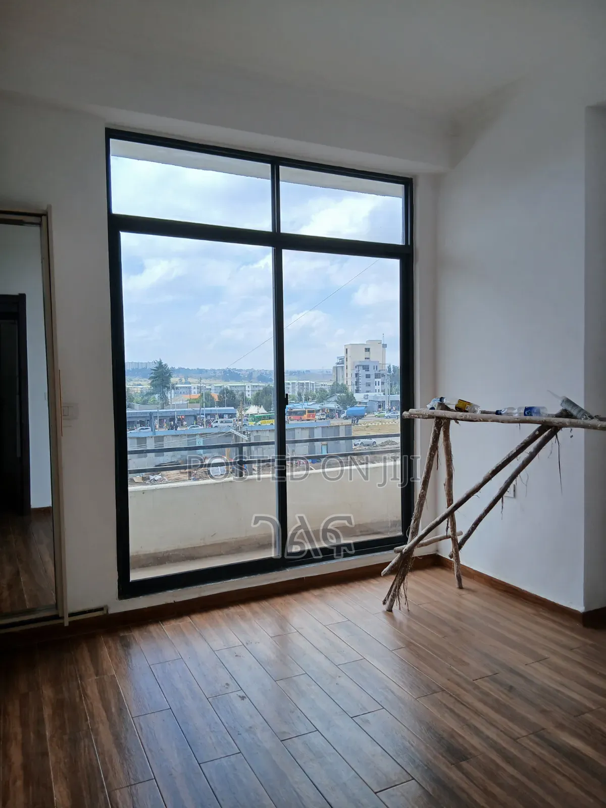 2bdrm Apartment in ሰሚት ኖህ ሪልስቴት ግቢ ውስጥ, Bole for sale