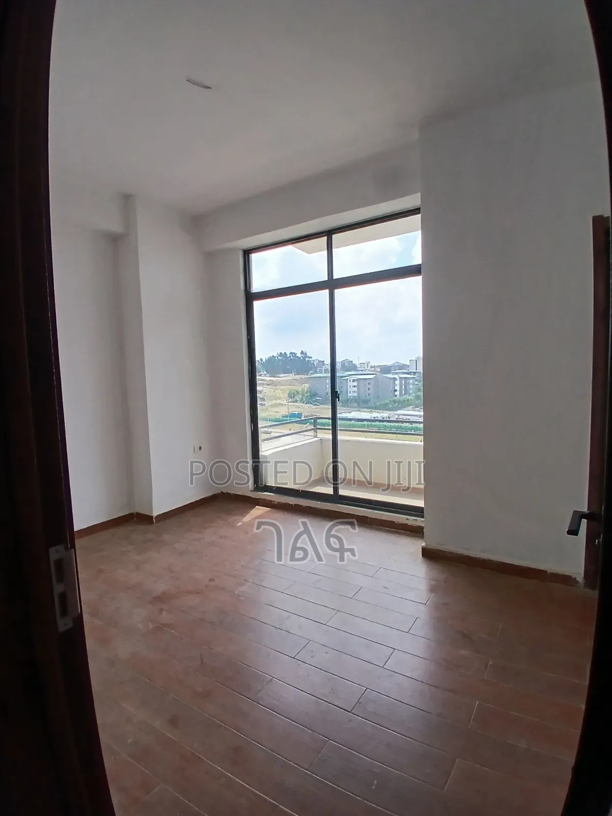 2bdrm Apartment in ሰሚት ኖህ ሪልስቴት ግቢ ውስጥ, Bole for sale