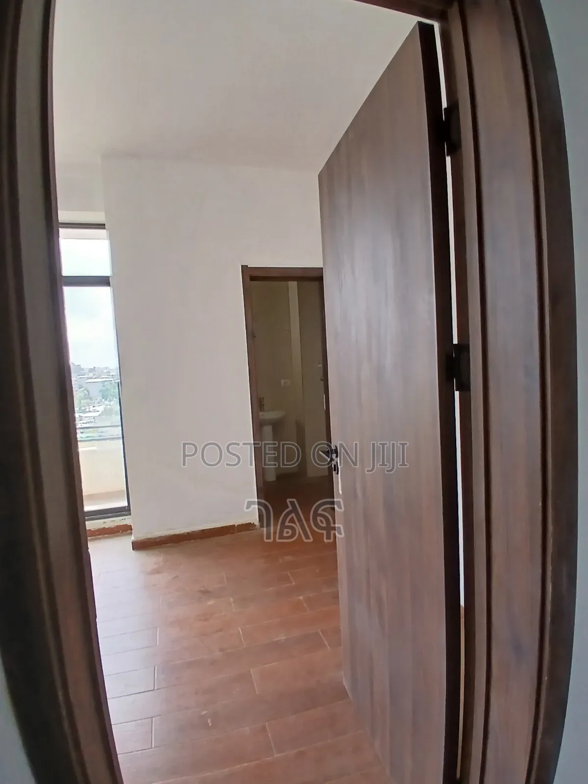 2bdrm Apartment in ሰሚት ኖህ ሪልስቴት ግቢ ውስጥ, Bole for sale