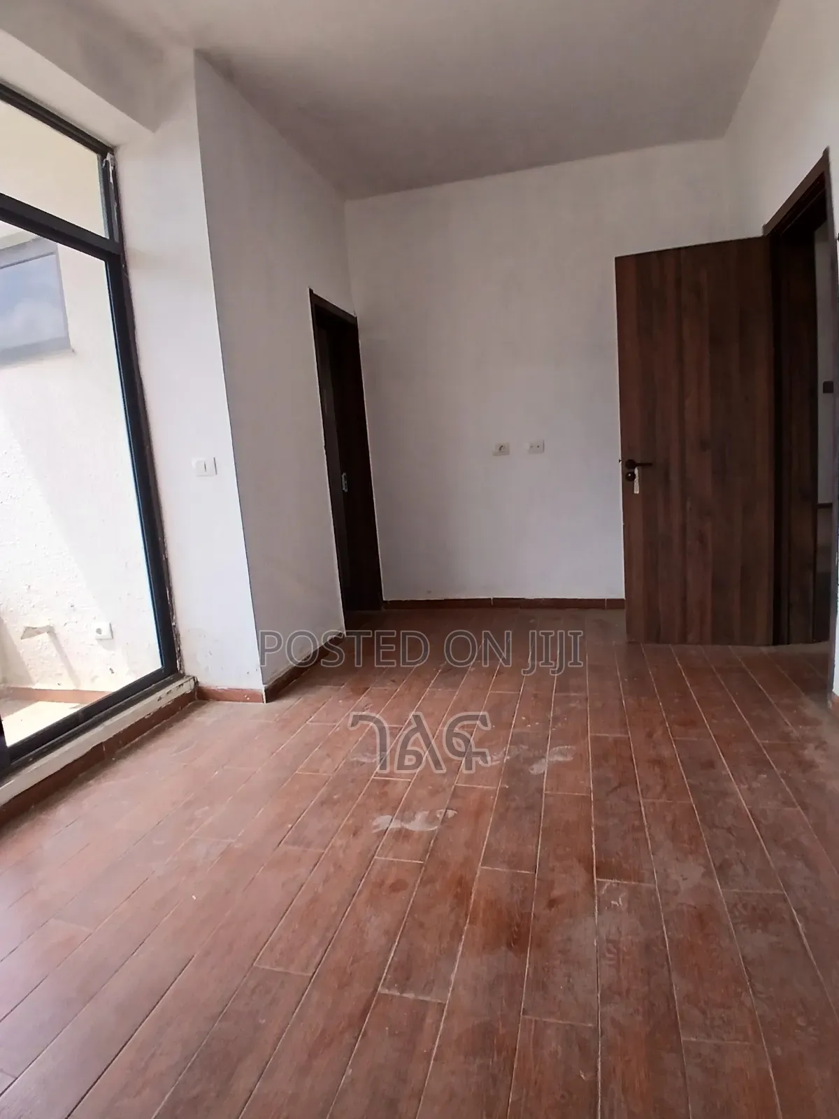 2bdrm Apartment in ሰሚት ኖህ ሪልስቴት ግቢ ውስጥ, Bole for sale