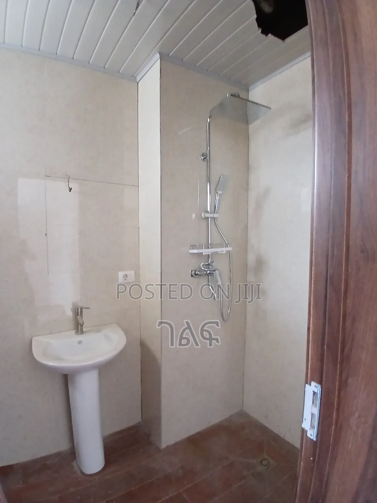 2bdrm Apartment in ሰሚት ኖህ ሪልስቴት ግቢ ውስጥ, Bole for sale