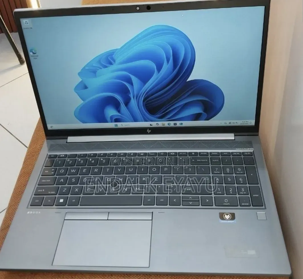 New Laptop HP ZBook 15 16GB Intel Core i7 SSD 512GB