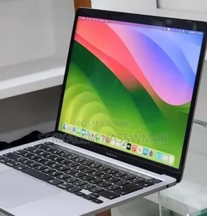 New Laptop Apple MacBook Pro 8GB Intel Core i5 SSD 512GB