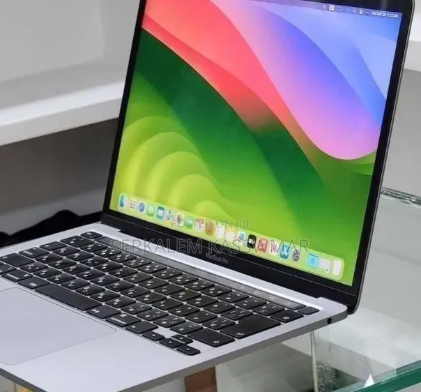 New Laptop Apple MacBook Pro 8GB Intel Core i5 SSD 512GB