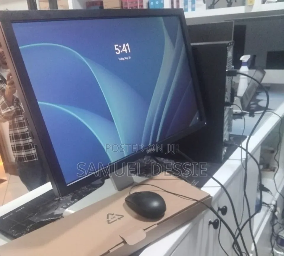 New Desktop Computer Dell Optiplex 7090 8GB Intel Core i7 HDD 1T