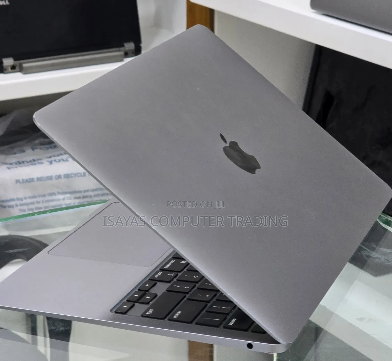 New Laptop Apple MacBook Air 2020 M1 8GB Apple M1 SSD 256GB
