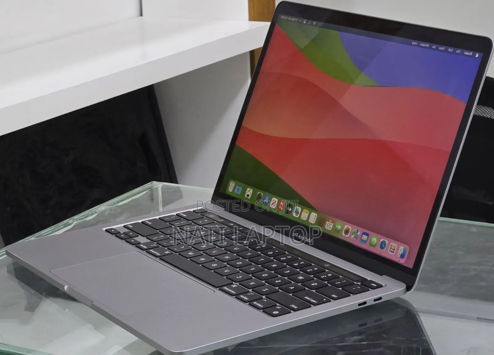 New Laptop Apple MacBook Pro 2020 M1 8GB Apple M1 Pro SSD 512GB