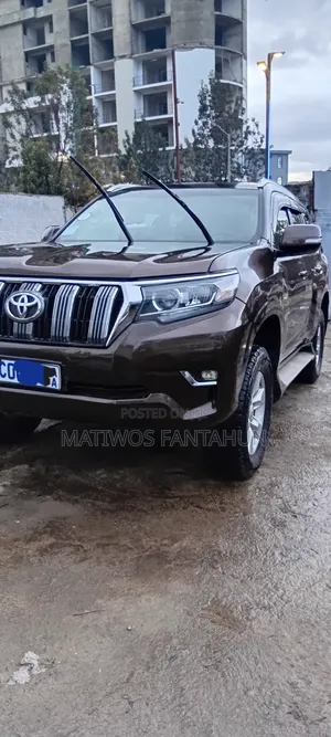 Toyota Land Cruiser 4.0 V6 GX 2011 Brown