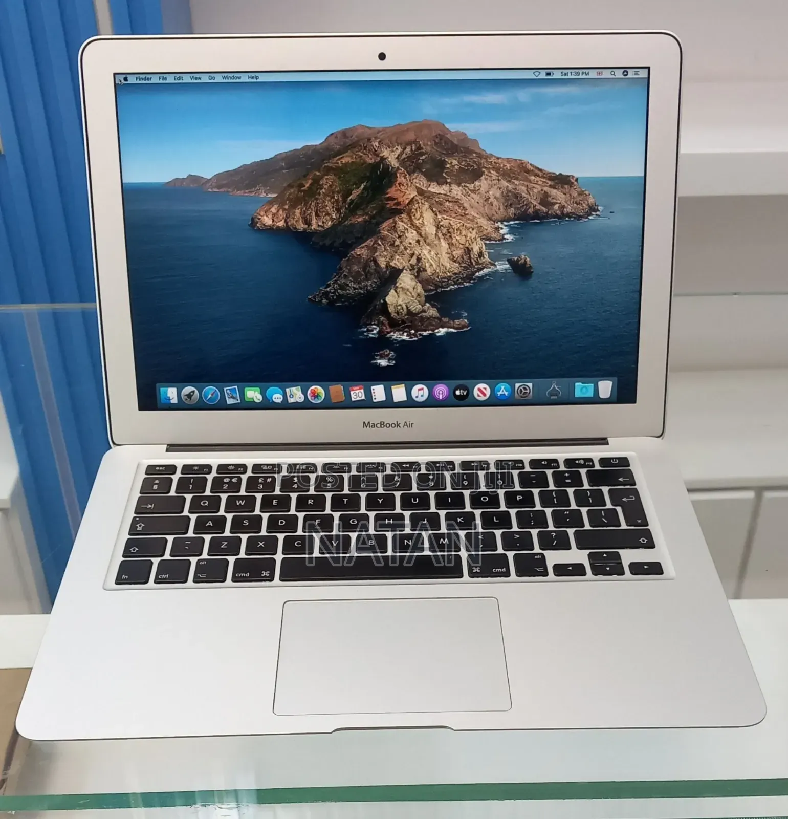 New Laptop Apple MacBook Air 2017 8GB Intel Core i5 SSD 128GB