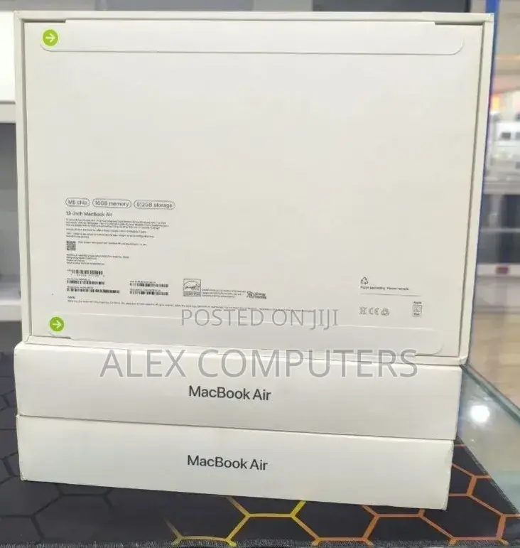 New Laptop Apple MacBook 16GB Apple M5 SSD 512GB
