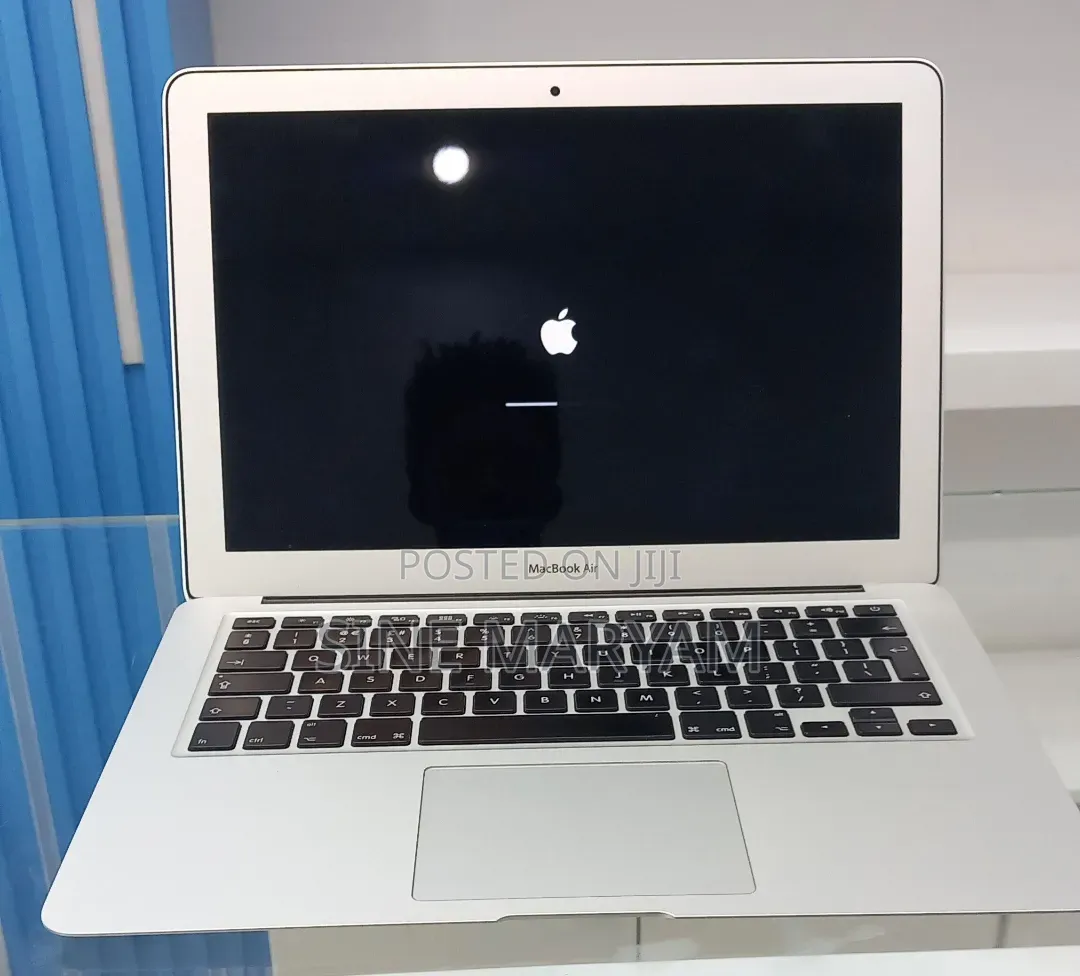 New Laptop Apple MacBook Pro 2017 8GB Intel Core i5 SSD 128GB
