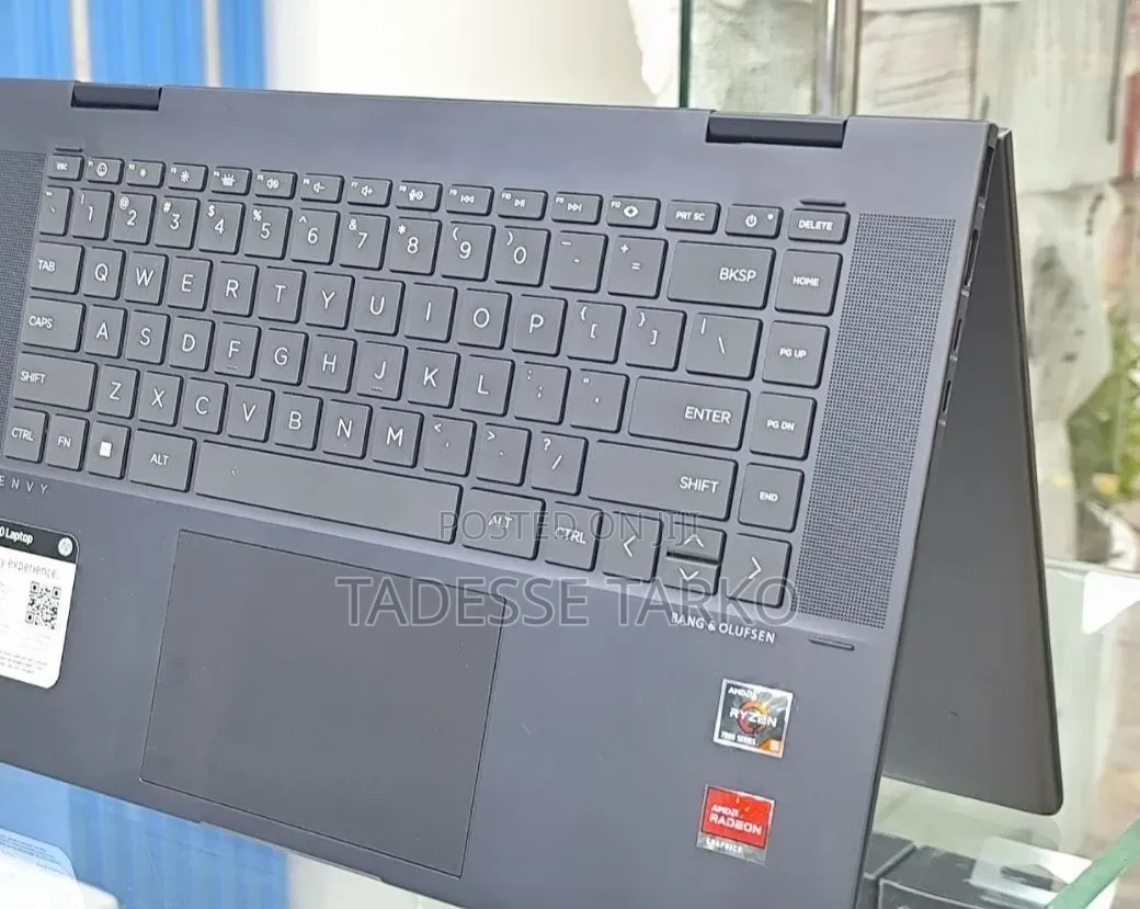 New Laptop HP Envy X360 8GB AMD Ryzen 5 SSD 256GB