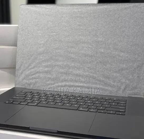 New Laptop Apple MacBook Pro 2019 36GB Intel Core Ultra 9 SSD 1T